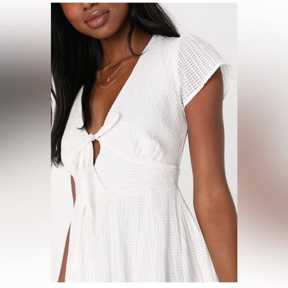 NWOT Lulu’s White Seersucker Mini Skater Dress